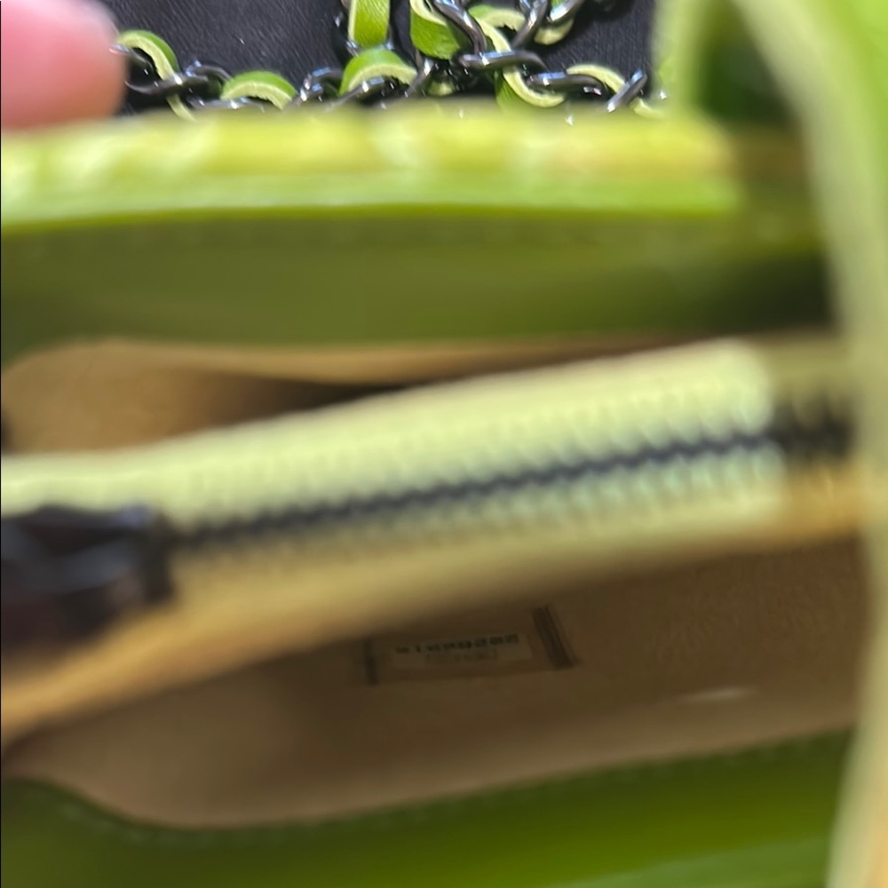 Chanel Green Quilted Women's Bag - Picture 9 of 10